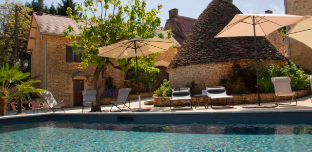 Premium B&B accommodation in Dordogne with a pool