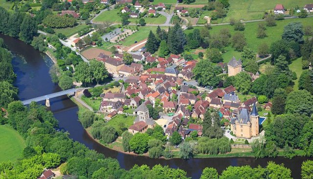 A birdseye view of the village Saint-Léon-sur-Vézère in Dordogne