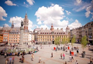 Opening on to Lille main square