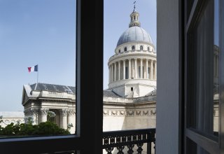 ...with a balcony and nice view over one of Paris most famous landmarks