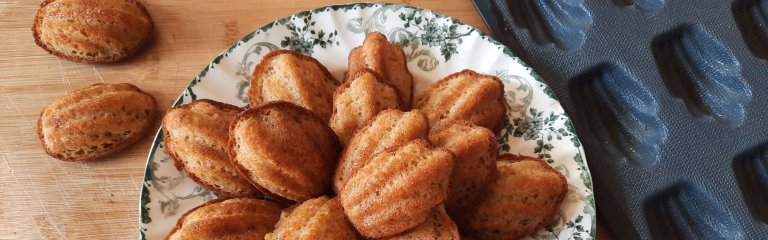 Madeleines (French Seashell Sponge Cakes) - KitchenJoy